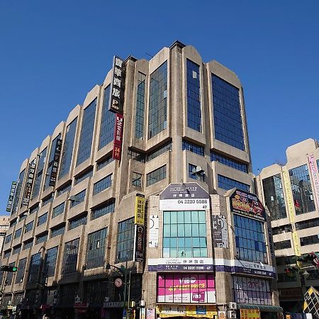 First Plaza Hotel Taichung Exterior foto