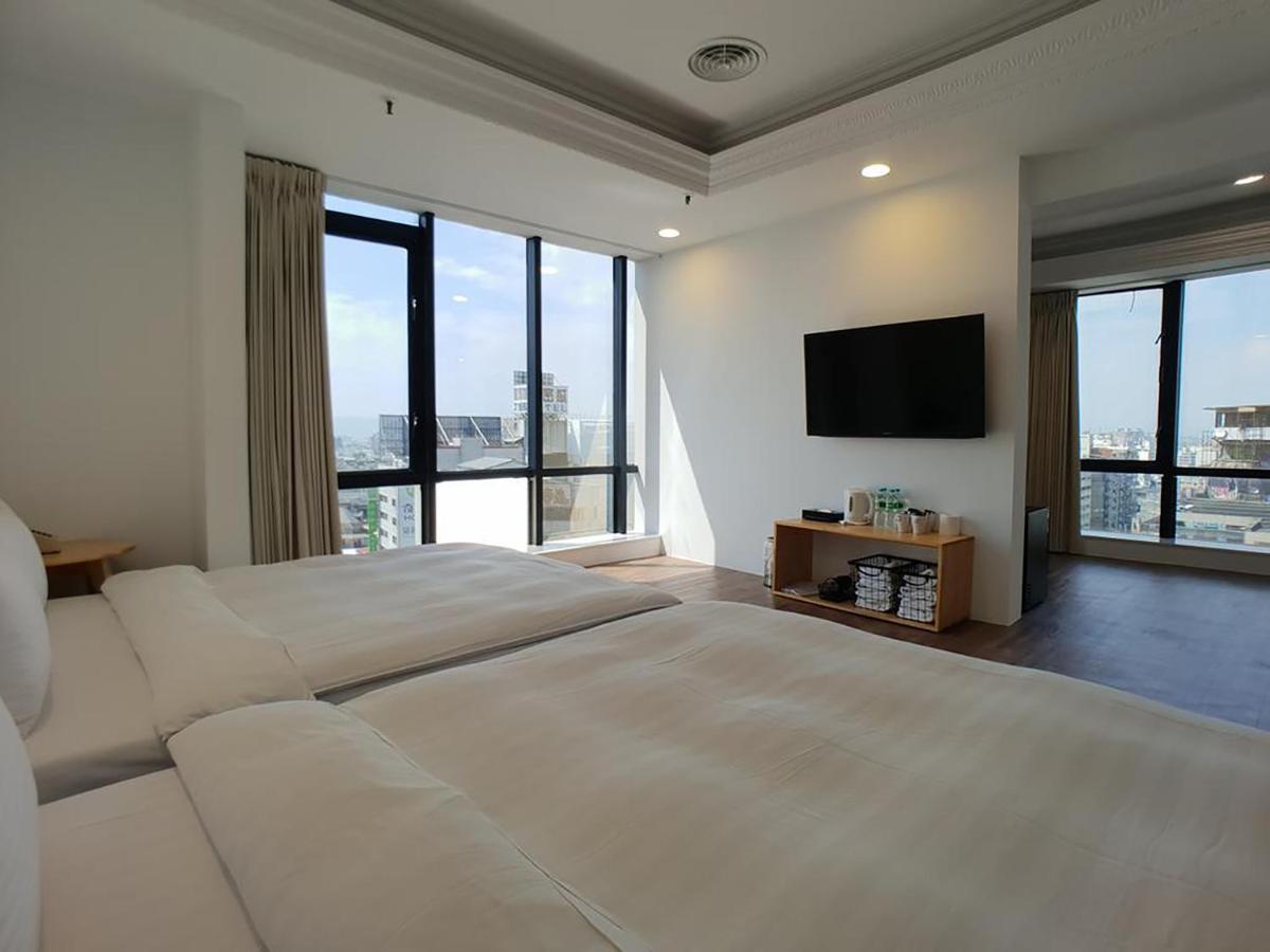 First Plaza Hotel Taichung Exterior foto