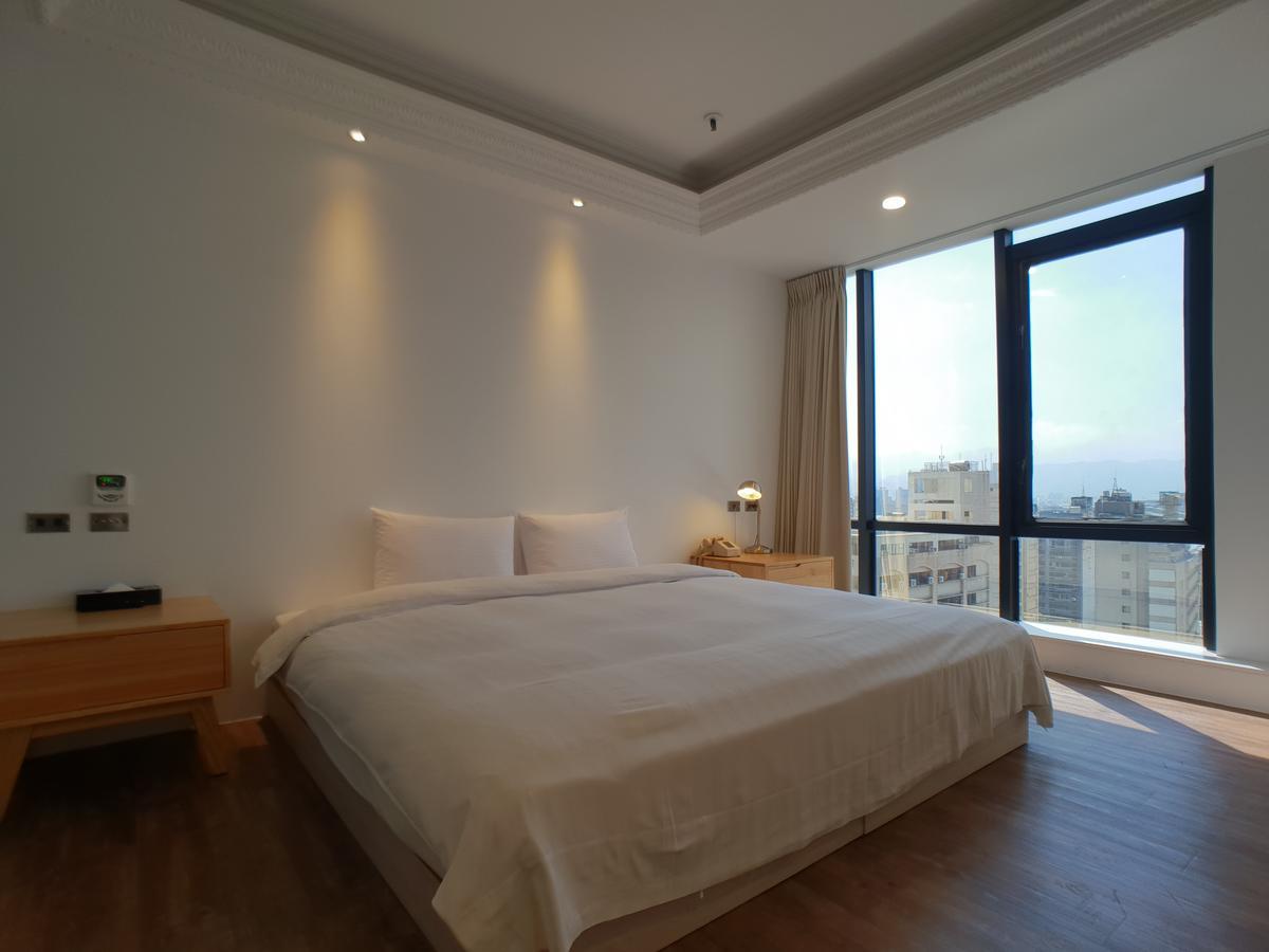 First Plaza Hotel Taichung Exterior foto